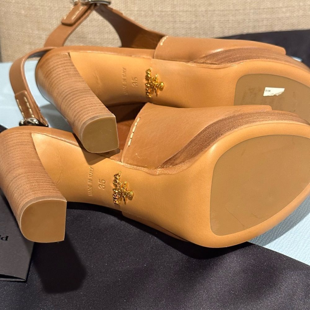 Prada Calzature Donna high heeled patent leather sandals size EU 35, tan NWT - Picture 8 of 13